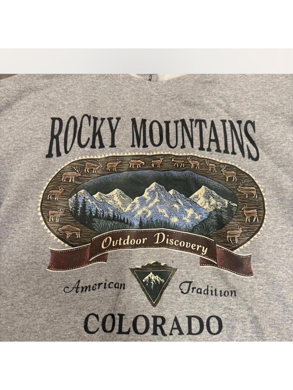 Rocky Mountains Colorado crewneck with outdoor mountain design. - Picture 4 of 4